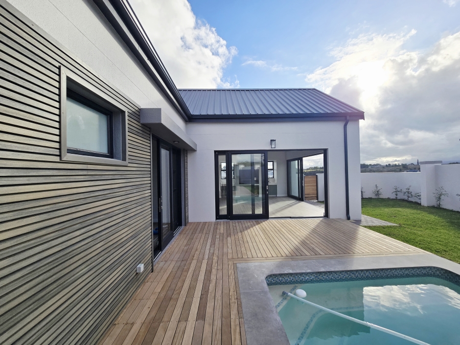 3 Bedroom Property for Sale in Kingswood Golf Estate Western Cape